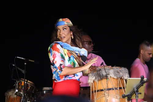 
				
					Filhas de Ivete Sangalo roubam a cena em gravação de EP em Salvador
				
				