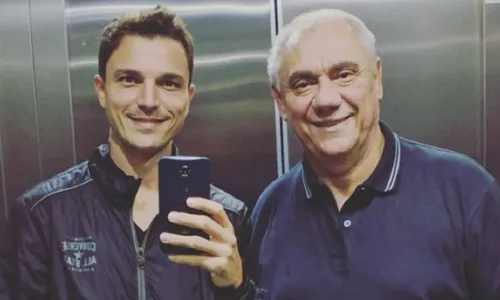 
				
					Filho de Marcelo Rezende se manifesta após SBT recriar famoso com IA
				
				