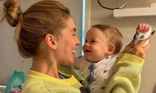 
				
					Atriz de 'Pantanal' se desespera com exame do filho: 'Grave'
				
				