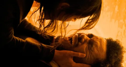 
				
					Filme 'Hurry Up Tomorrow: Além Dos Holofotes' mostra peso da fama
				
				