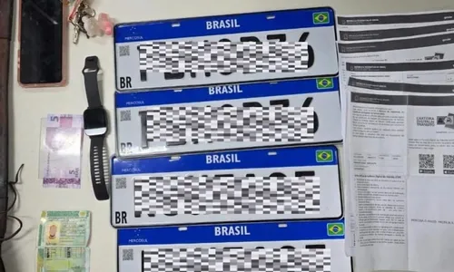 
				
					Foragido é preso com veículo roubado e documentos falsos na Bahia
				
				