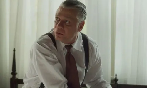 
					Garota do Momento: Juliano descobre paradeiro de Clarice e leva golpe
				
				