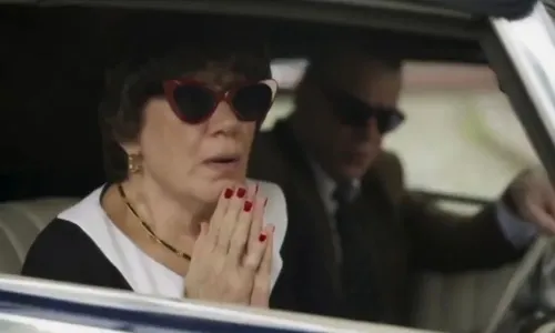 
				
					'Garota do Momento': Maristela consegue aliado para acabar com Clarice
				
				