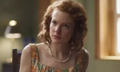 
				
					'Garota do Momento': nova vilã entra em novela para matar mocinha
				
				