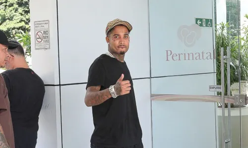 
				
					Gato Preto visita Bia Miranda após negar paternidade do bebê
				
				
