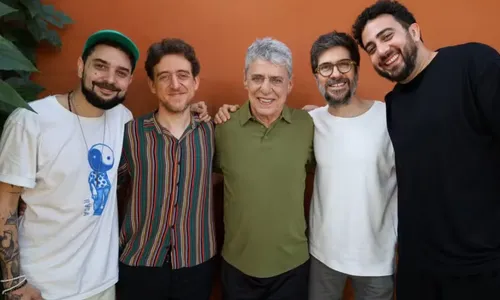 
				
					Grupo 5 a Seco tem Chico Buarque em álbum que será lançado em novembro
				
				