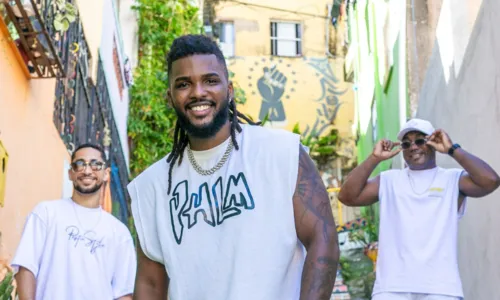 
				
					Grupo baiano lança música 'Fake' nas plataformas; confira
				
				