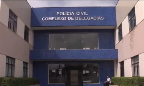 
					Homem é morto a tiros enquanto dormia na própria casa em Salvador
				
				