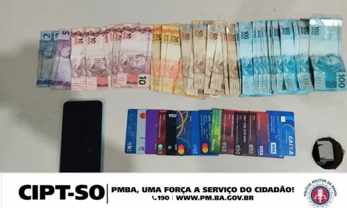 
				
					Homem é preso após aplicar golpe de quase R$ 5 mil na Bahia
				
				