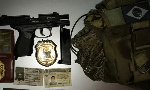 
				
					Homem se passa por falso policial e é preso em flagrante em Salvador
				
				