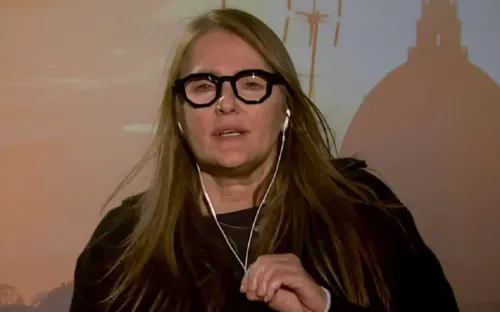 
				
					Vanderson Nascimento posa com Ilze Scamparini e causa euforia na web
				
				