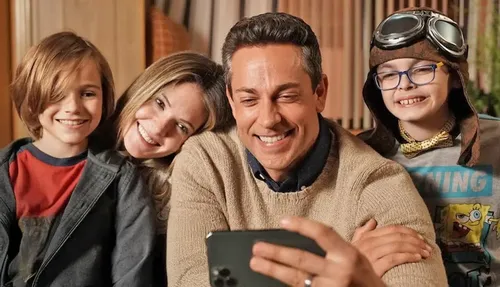 
				
					'Invencível': estreia filme com Zachary Levi, baseado em história real
				
				