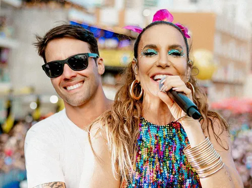
				
					Marido de Ivete quebra silêncio por ausência em Dia dos Namorados
				
				
