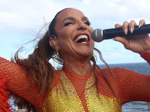 
				
					Ivete Sangalo revela desconforto no Carnaval e excesso de gases; VÍDEO
				
				