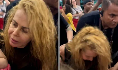 
				
					Joelma surge abatida antes de show e preocupa fãs; VÍDEO
				
				