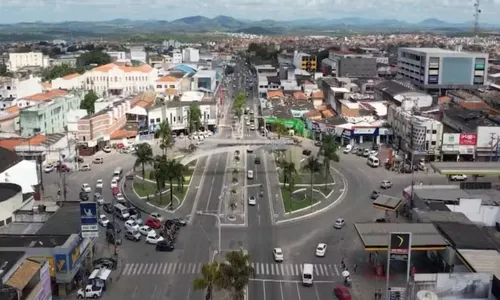 
				
					Jovem é morto a tiros enquanto trabalhava em Feira de Santana
				
				