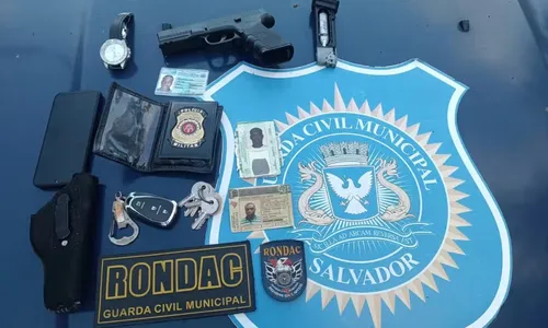 
				
					Jovem é preso após fingir ser policial militar em Salvador
				
				