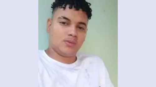 
				
					Jovem morre após receber facada no peito em Salvador
				
				