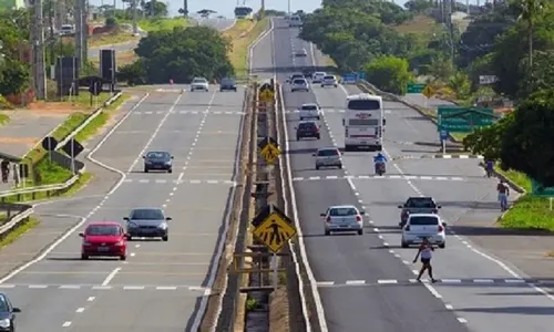 
				
					Jovem morre e motorista fica ferido após ataque a tiros em Guarajuba
				
				