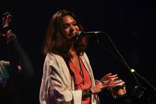 
				
					Jussara Silveira e Sylvia Patricia fazem tributo a Waly Salomão
				
				