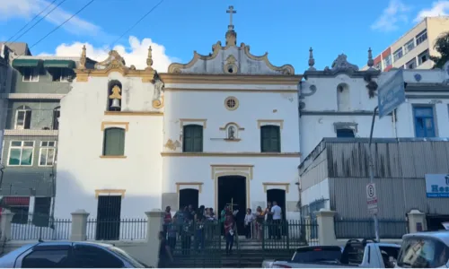 
				
					Lambretas, fé e muita tranquilidade: conheça o bairro da Mouraria
				
				