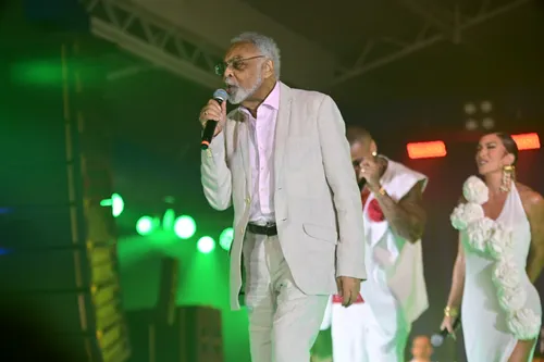 
				
					Álbum acústico de Gilberto Gil marca sucessos atemporais; ouça na GFM
				
				