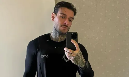 
					Lucas Lucco é condenado pela Justiça e terá de pagar valor astronômico após 'desaparecer' em show
				
				