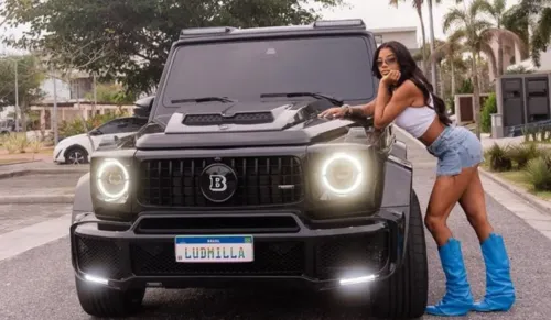 
				
					Ludmilla compra carro avaliado em R$ 2,2 milhões: 'Sonho realizado'
				
				