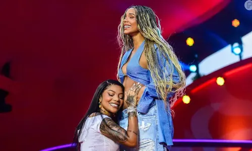 
				
					Ludmilla e Brunna Gonçalves proíbem celular em chá revelação luxuoso
				
				