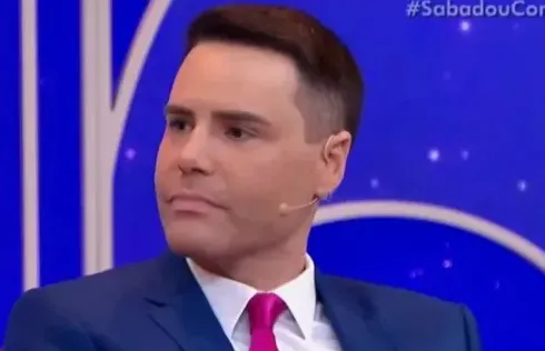 
				
					Luiz Bacci surpreende e alfineta Record em entrevista no SBT
				
				