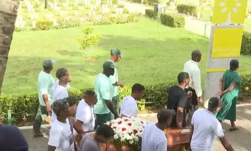 
				
					Mãe de jovem morto por PM em Salvador pede justiça: 'Até o último dia'
				
				