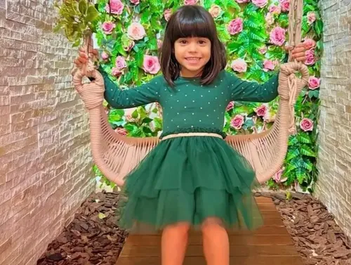 
					Filha de Maíra Cardi se irrita com fotógrafo e atitude divide opiniões
				
				