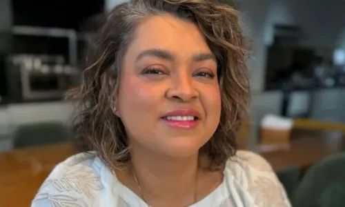 
				
					Flora Gil chora em meio a desabafo de tratamento de Preta Gil
				
				