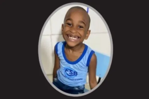 
				
					Menino de 5 anos morre após ser atingido por bala perdida na Bahia
				
				