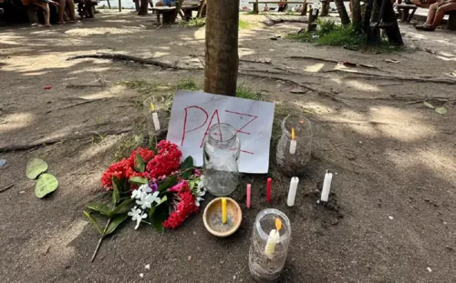 
				
					Moradores de Caraíva protestam contra morte de guia turístico em ação
				
				