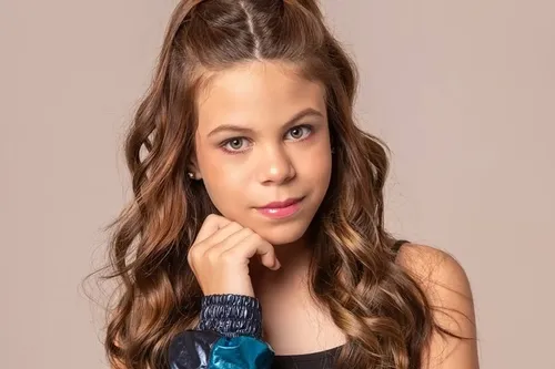 
				
					Mãe de atriz mirim do SBT faz desabafo emocionante após morte da filha
				
				