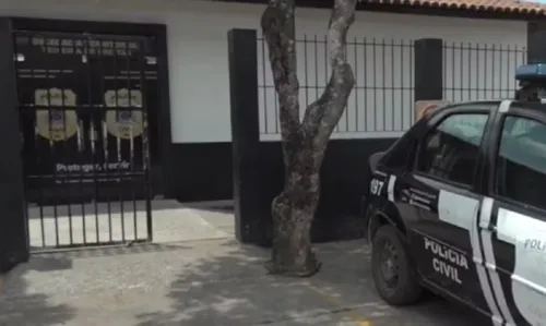 
				
					Mulher é presa após filha bebê ser levada para hospital morta na Bahia
				
				