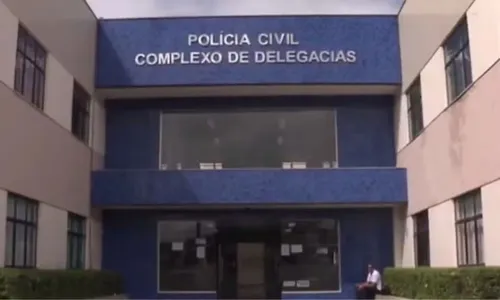 
				
					Homem é encontrado morto com marcas de tiros em Feira de Santana
				
				