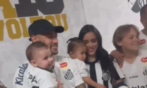 
				
					Mãe e irmã de Neymar protagonizam climão com Bruna Biancardi no Santos
				
				