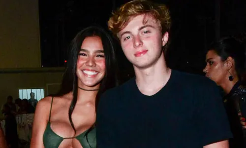 
				
					Duda Guerra surge sem aliança após briga com influencer por Benício
				
				