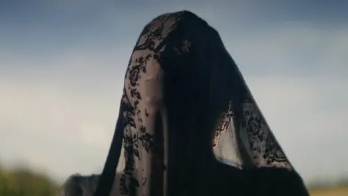 
				
					Novo terror da Blumhouse, 'A Mulher no Jardim' chega aos cinemas
				
				