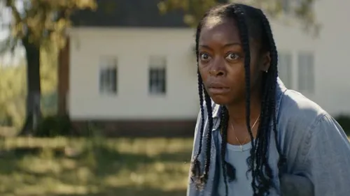 
				
					Novo terror da Blumhouse, 'A Mulher no Jardim' chega aos cinemas
				
				