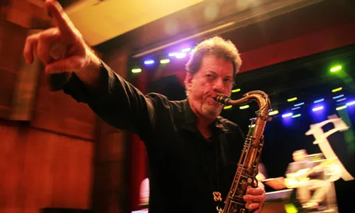 
				
					O som da liberdade: conheça a história do jazz em Salvador
				
				