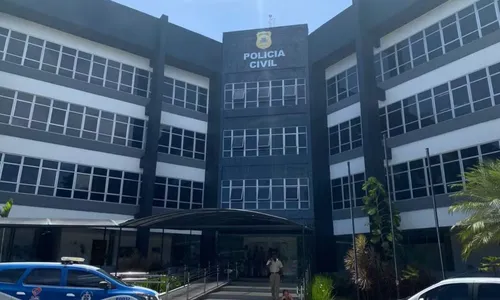 
				
					Ossada é encontrada dentro de contêiner de lixo em prédio na Bahia
				
				