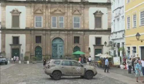 
				
					Peritos avaliam como teto da 'igreja de ouro' desabou na Bahia
				
				