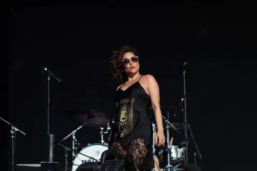 
				
					Pitty elege look com transparência para Festival de Verão 2025; fotos
				
				