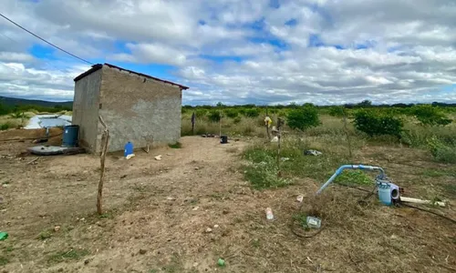 
				
					Polícia desarticula laboratório de refino de drogas na Bahia
				
				