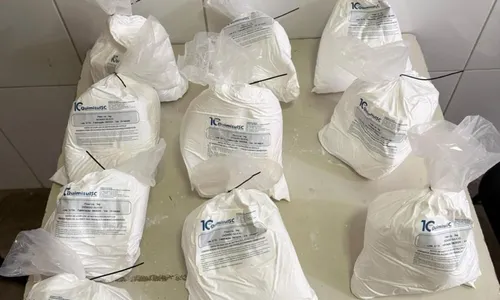 
				
					Polícia desarticula laboratório de refino de drogas na Bahia
				
				