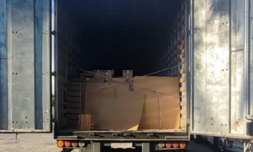 
				
					Polícia recupera carretas com 52 toneladas de leite roubadas na Bahia
				
				