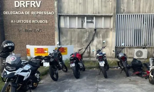 
				
					Ponto de desmanche de motos em Salvador é desarticulado por policiais
				
				